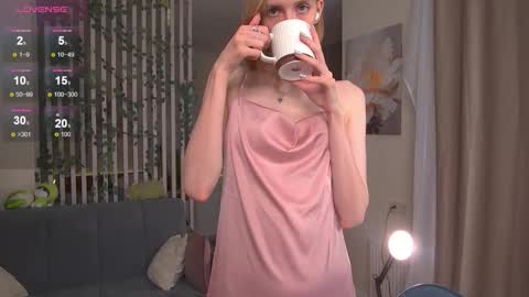 Sofia Help me overcome shynes with 100 thumbs up online show from 18, 10, 2025