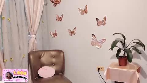 Sofi Bella online show from 6, 10, 2025