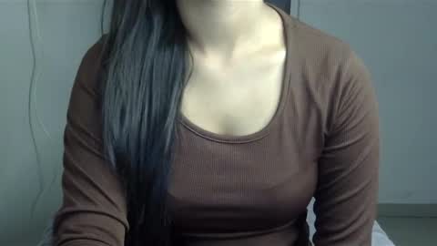 Snapshot of sofie_diva chatting on 8, 12, 2024 divya online show from 8, 12, 2024