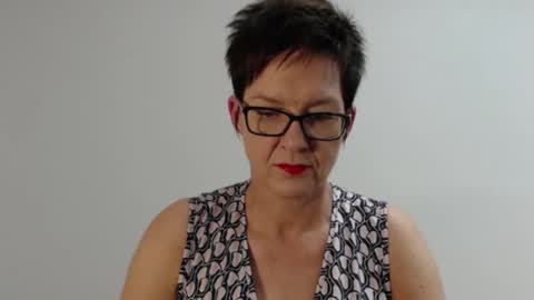 Sofie Velvet online show from 9, 9, 2025