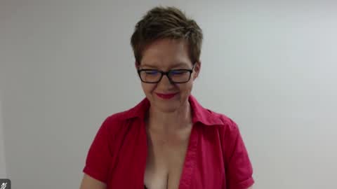 Sofie Velvet online show from 31, 3, 2026