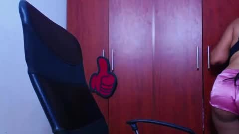 Snapshot of soft_fetish chatting on 26, 11, 2025 Camila M online show from 26, 11, 2025