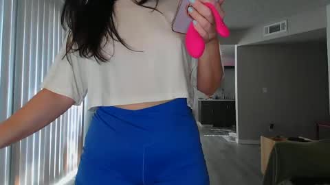 Snapshot of soft_latina chatting on 28, 9, 2025 Streaming 1129 7pm PST online show from 28, 9, 2025