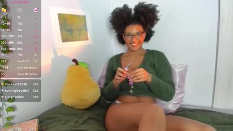 Snapshot of softbby123 chatting on 17, 12, 2024 Chloe Kiwi online show from 17, 12, 2024