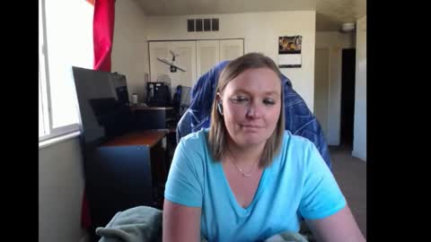 Snapshot of softerpeaches chatting on 4, 11, 2025 Rose online show from 4, 11, 2025