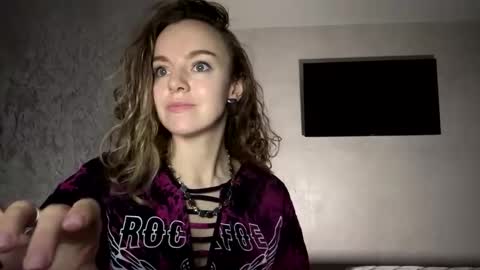 softly_jane online show from 23, 10, 2025