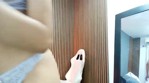 sofy west online show from 18, 9, 2025