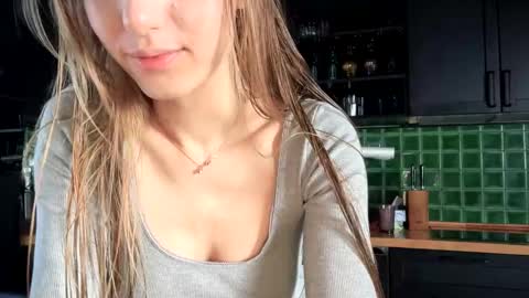 Bella online show from 6, 3, 2026