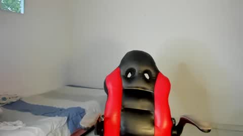 Moonie  online show from 19, 9, 2025