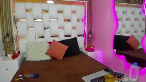 Sol Evans online show from 25, 2, 2025