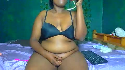 Snapshot of sollybunny chatting on 19, 5, 2026 Solly bunny online show from 19, 5, 2026