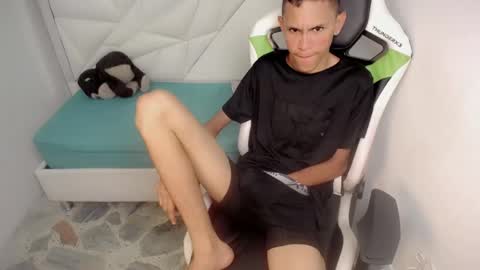 Snapshot of sombra_18 chatting on 29, 5, 2026 ESTEBAN online show from 29, 5, 2026