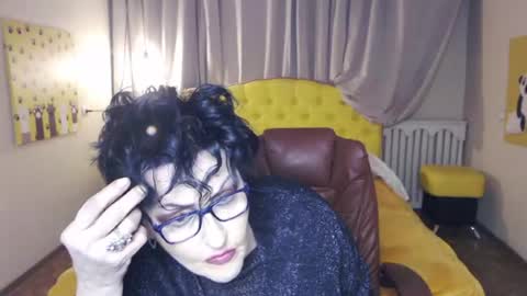 Snapshot of sondrariddle chatting on 19, 4, 2026 sondrariddle online show from 19, 4, 2026