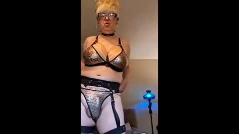 Snapshot of sonjastunning chatting on 8, 6, 2026 Silicone Sonja. online show from 8, 6, 2026