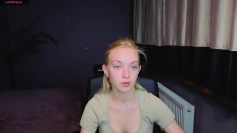 Snapshot of sonnysofia chatting on 8, 5, 2026 Sonya online show from 8, 5, 2026