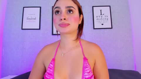 Snapshot of soph1a_ chatting on 13, 11, 2025 Sophia online show from 13, 11, 2025