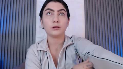 sophia hottie online show from 8, 9, 2025