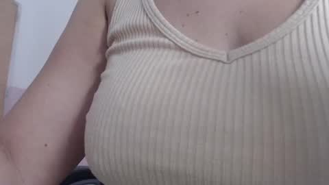 Snapshot of sophia_hadid chatting on 1, 11, 2025 Sophia online show from 1, 11, 2025