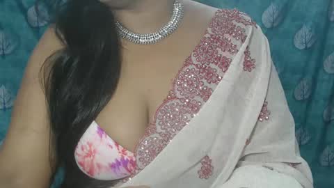 Snapshot of sophia_indian chatting on 4, 2, 2025 Sophia Tamil online show from 4, 2, 2025