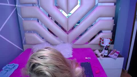 Snapshot of sophia_ny chatting on 19, 2, 2025 SOPHIA online show from 19, 2, 2025