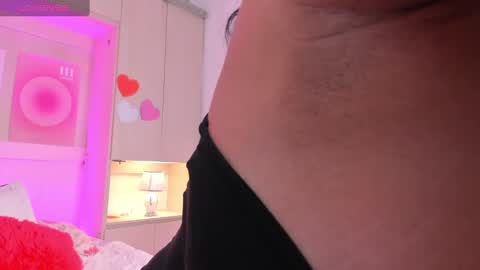  S O P H I A  online show from 5, 3, 2025