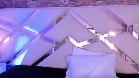 Sophia Paris online show from 19, 12, 2025