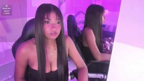 Snapshot of sophiabloss chatting on 26, 11, 2025 Sophie online show from 26, 11, 2025