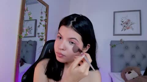 Sophia Howland online show from 8, 3, 2026