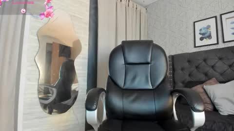 Snapshot of sophie__blare chatting on 17, 10, 2025 sophie__blare online show from 17, 10, 2025