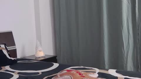 Sophie jeans online show from 19, 11, 2025