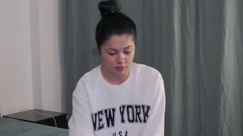 Sophie jeans online show from 15, 12, 2025