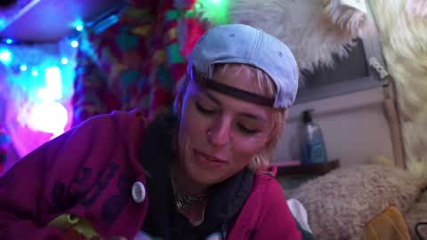 Snapshot of sophie_lovely chatting on 28, 1, 2025 derpy derpington online show from 28, 1, 2025