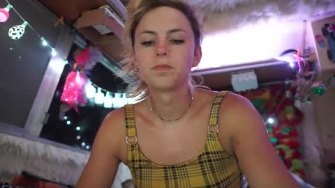 Snapshot of sophie_lovely chatting on 21, 2, 2025 derpy derpington online show from 21, 2, 2025