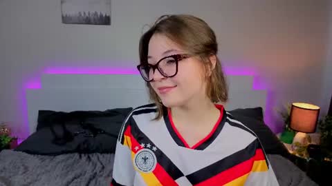 Snapshot of sophieblush chatting on 27, 6, 2026 Sophia online show from 27, 6, 2026
