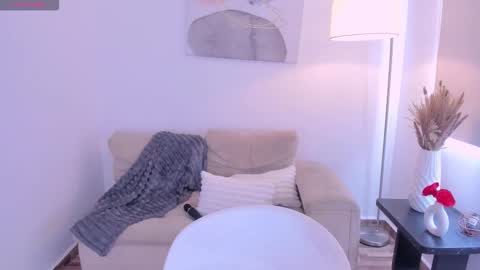 Snapshot of sophiebrownx_ chatting on 8, 10, 2025 Sophie online show from 8, 10, 2025