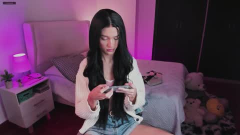    online show from 9, 9, 2025