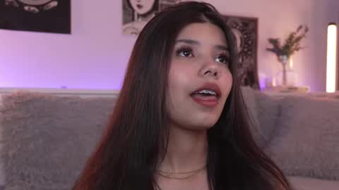 Sophiee  online show from 23, 9, 2025