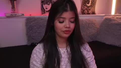 Snapshot of sophiee_art chatting on 16, 7, 2026 Sophiee online show from 16, 7, 2026