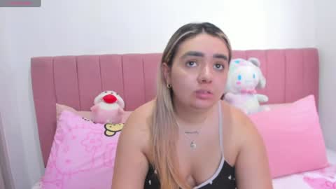 Snapshot of sophiee_rosee chatting on 4, 7, 2026 sophiee rosee online show from 4, 7, 2026