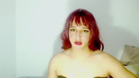 Snapshot of sophiehillsxo chatting on 5, 1, 2025 sophiehillsxo online show from 5, 1, 2025