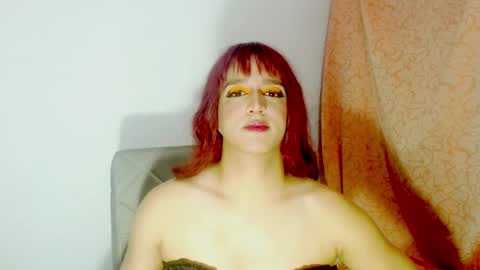 Snapshot of sophiehillsxo chatting on 7, 1, 2025 sophiehillsxo online show from 7, 1, 2025