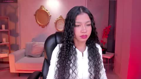 Sophie Houston online show from 12, 11, 2025