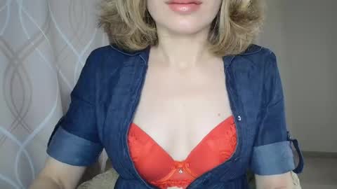 Sophiemisss online show from 2, 11, 2025