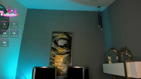 Sophie  Palmer online show from 5, 10, 2025