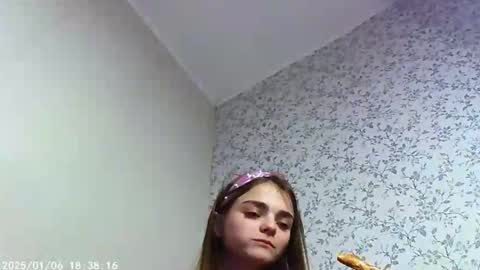 Sophie and my bestie Mandy    online show from 5, 1, 2025