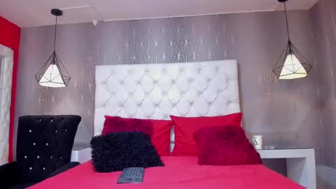 SophieWinslow online show from 6, 1, 2025