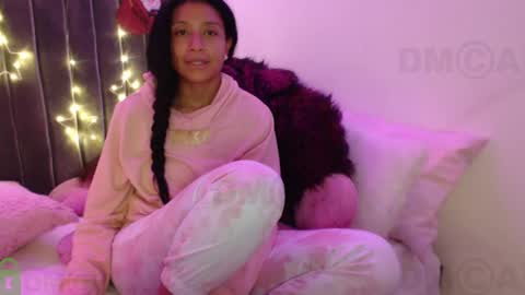 Snapshot of sophiia_dreams chatting on 14, 12, 2024 Sophia this is not my real name online show from 14, 12, 2024