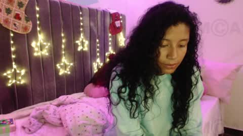 Snapshot of sophiia_dreams chatting on 18, 12, 2024 Sophia this is not my real name online show from 18, 12, 2024
