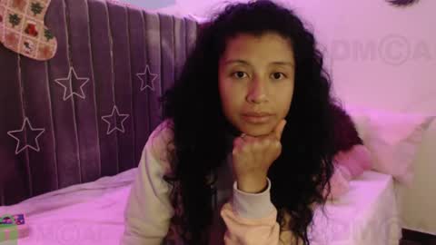 Snapshot of sophiia_dreams chatting on 20, 12, 2024 Sophia this is not my real name online show from 20, 12, 2024