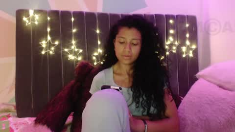 Snapshot of sophiia_dreams chatting on 28, 2, 2025 Sophia this is not my real name online show from 28, 2, 2025